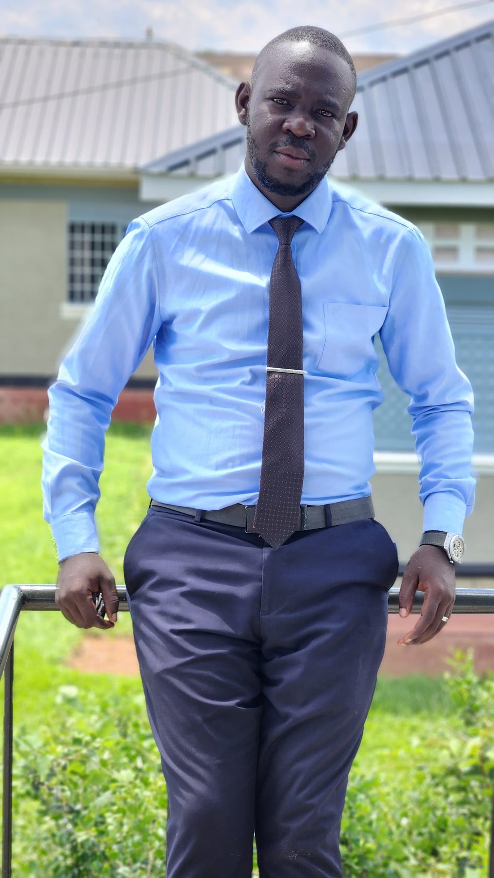 A member of the Omalo Graphics Centre team