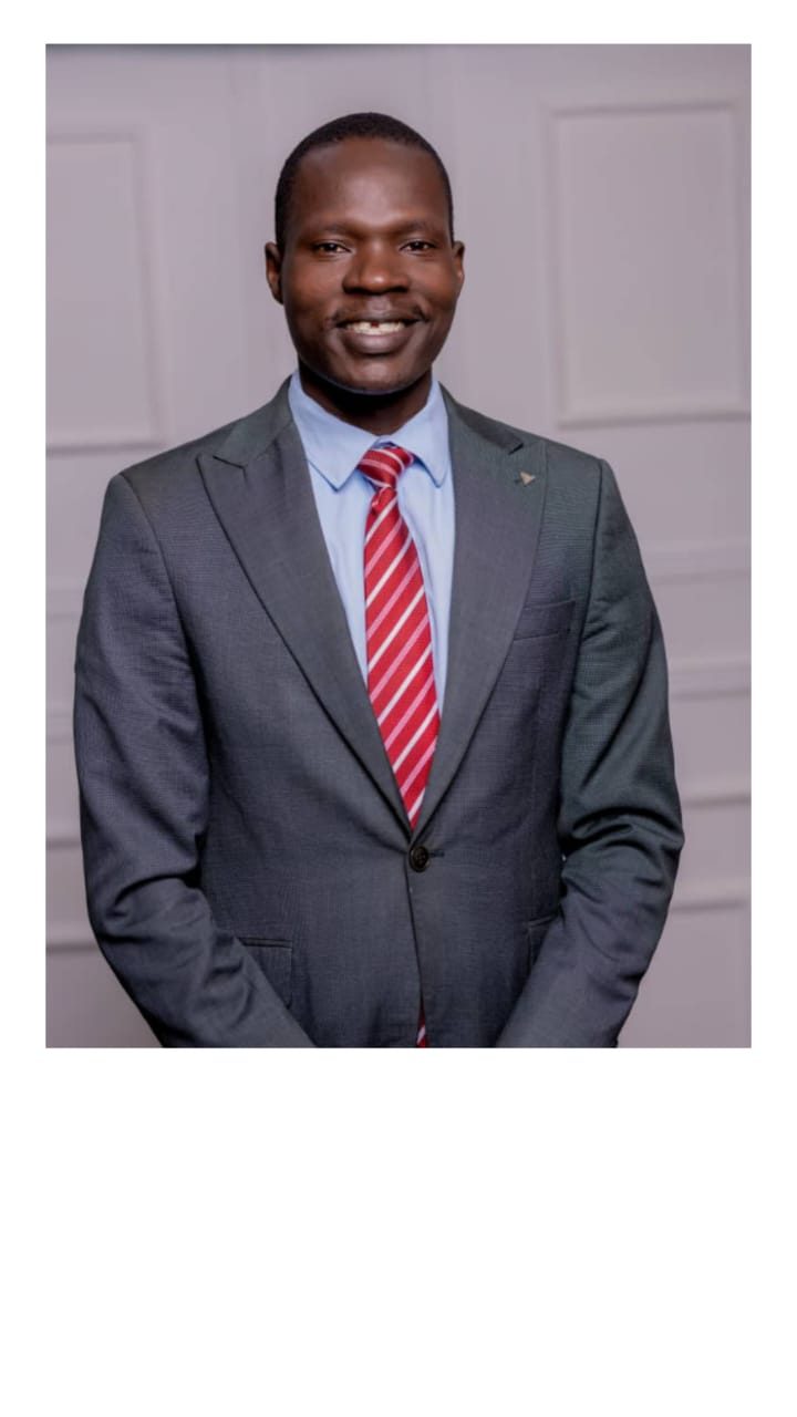 A member of the Omalo Graphics Centre team